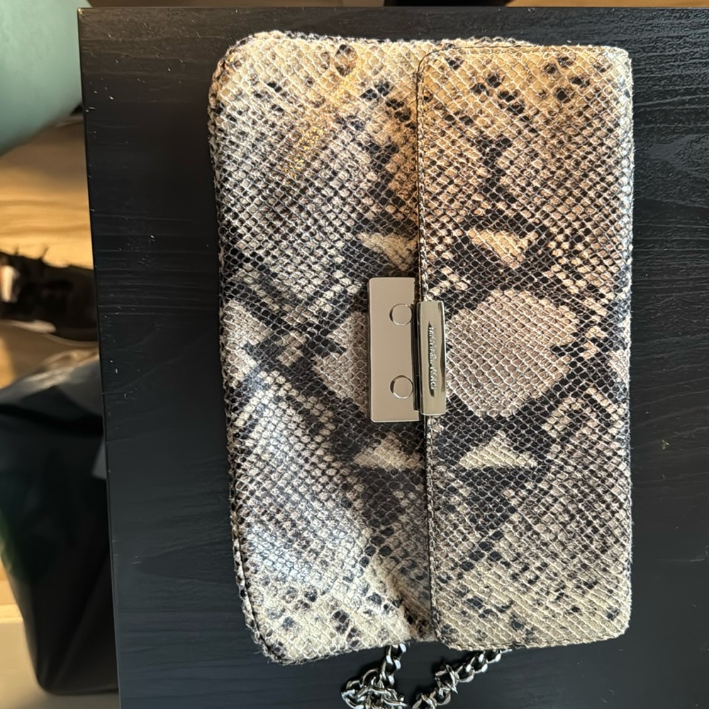 Michael kors snake clutch